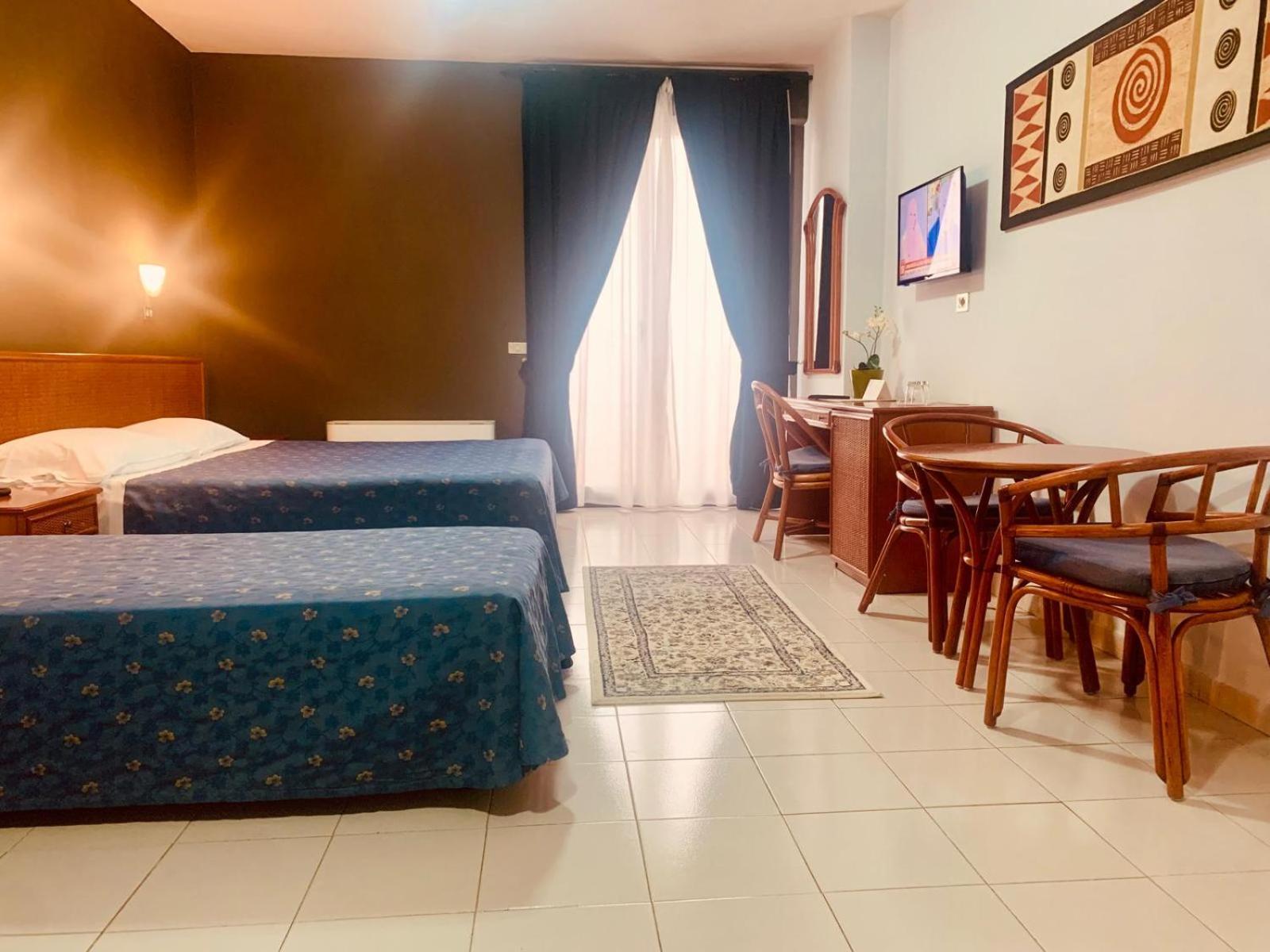 River Park Hotel Амелия Экстерьер фото